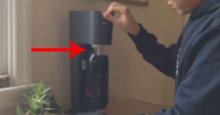 男孩想把紅酒變成氣泡酒結果炸掉