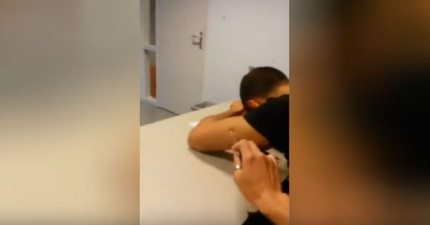 學生睡覺被老師叫起來